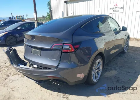 2023 Tesla Model Y Awd/Long Range Dual Motor All-Wheel Drive from USA, damaged, VIN 7SAYGDEE5PF914785